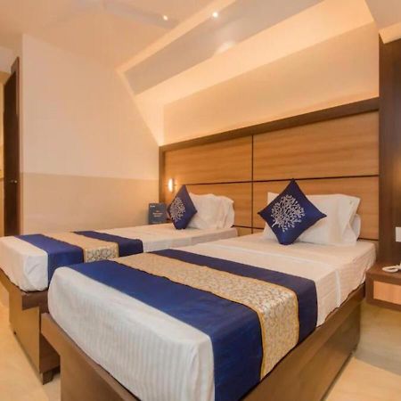 Hotel Mourya Residency Нави Мумбаи Экстерьер фото
